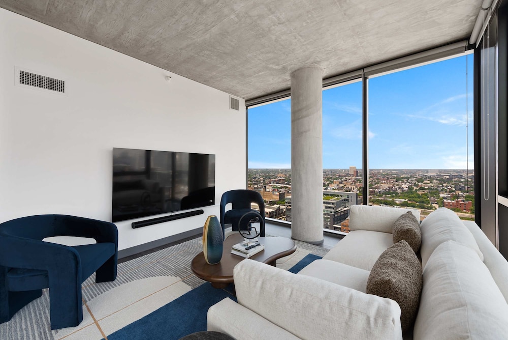 Cloud9 4apt in Building Fultonmkt The Cubist