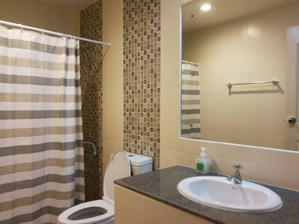 BKK 2 BR apt Near Sathon Iconsiam Firework View