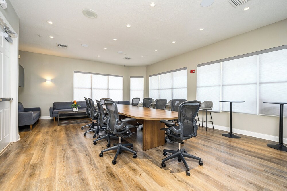 Epic Universe NEW Beautiful Lakeview Condo Near the Parks - 1026