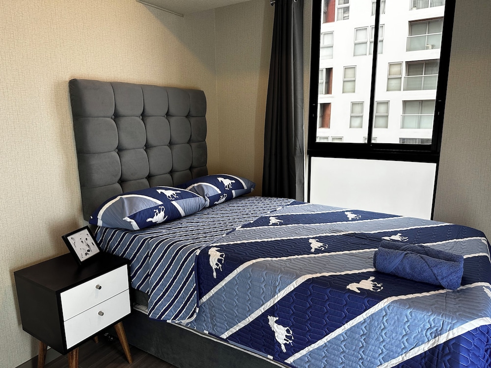 Family Apartment with a View (1309)