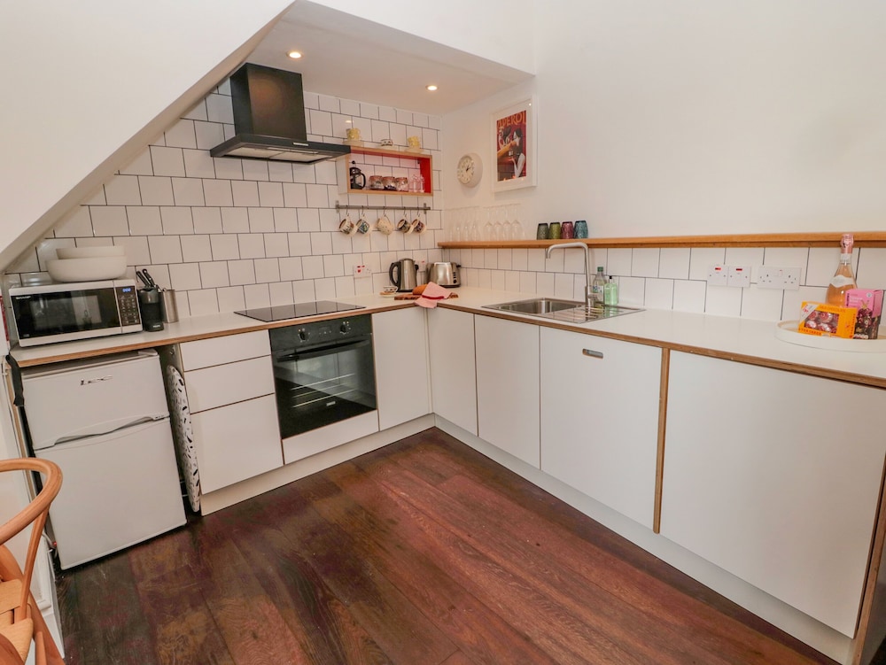 8 Pedwell Way