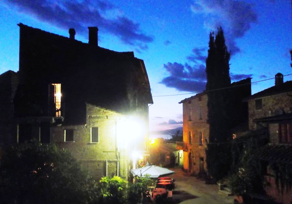 Borgo Cenaioli view 4