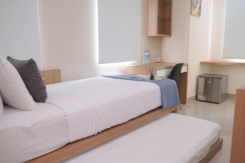 Best Furnished Studio (No Kitchen) Apartment At B Residence