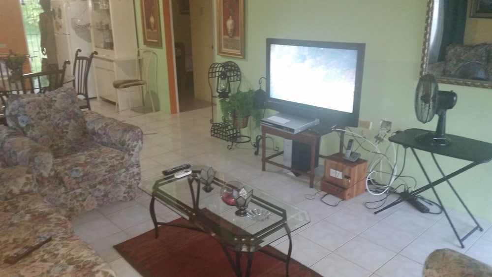 Palm Cove - 2 Bedroom Cottage