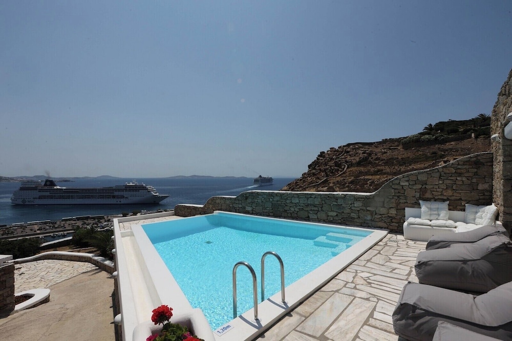 Adikri Villas & Suites