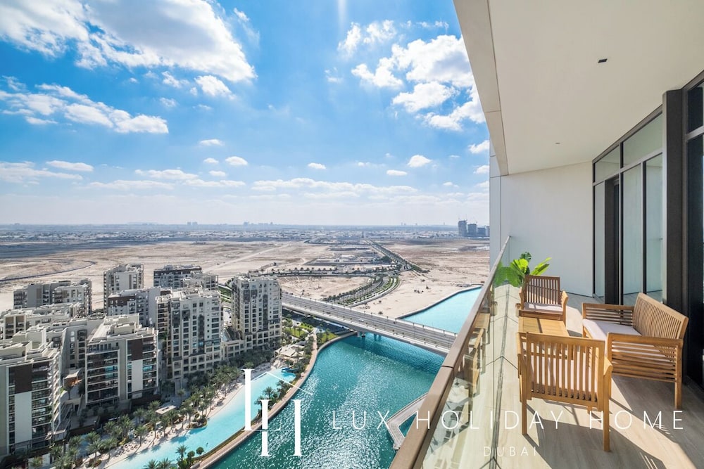 LUX The Creek Palace Residence Suite