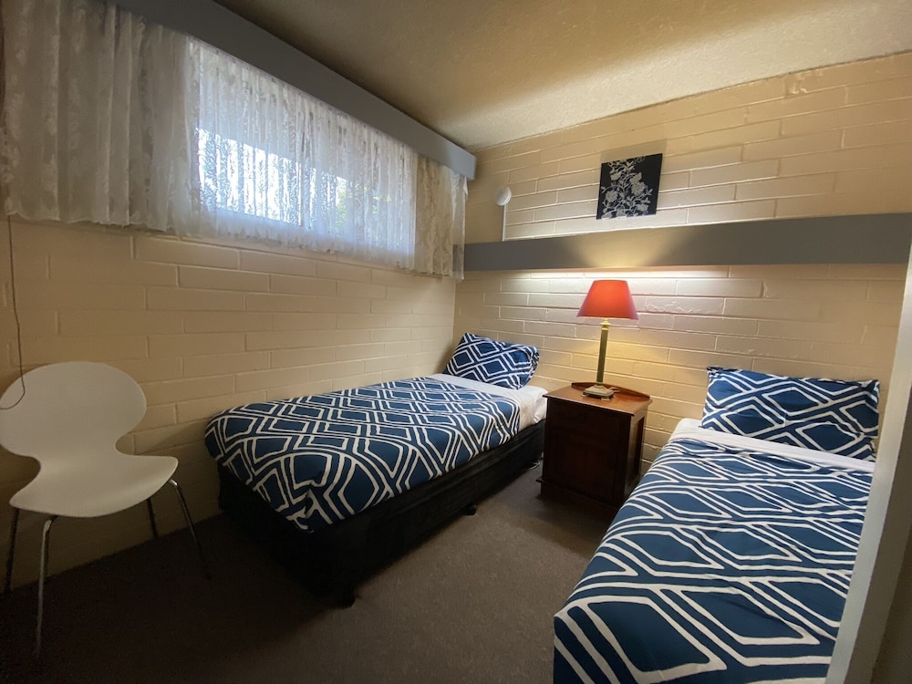 Mahogany Motel