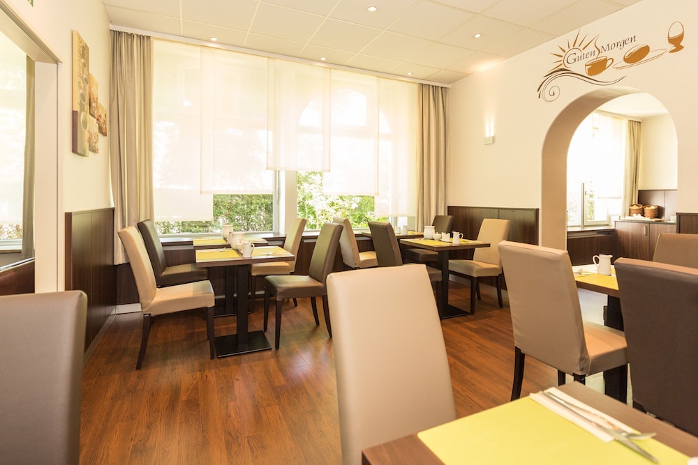 Hamburg Vacations - Heikotel Hotel Windsor - Property Image 14
