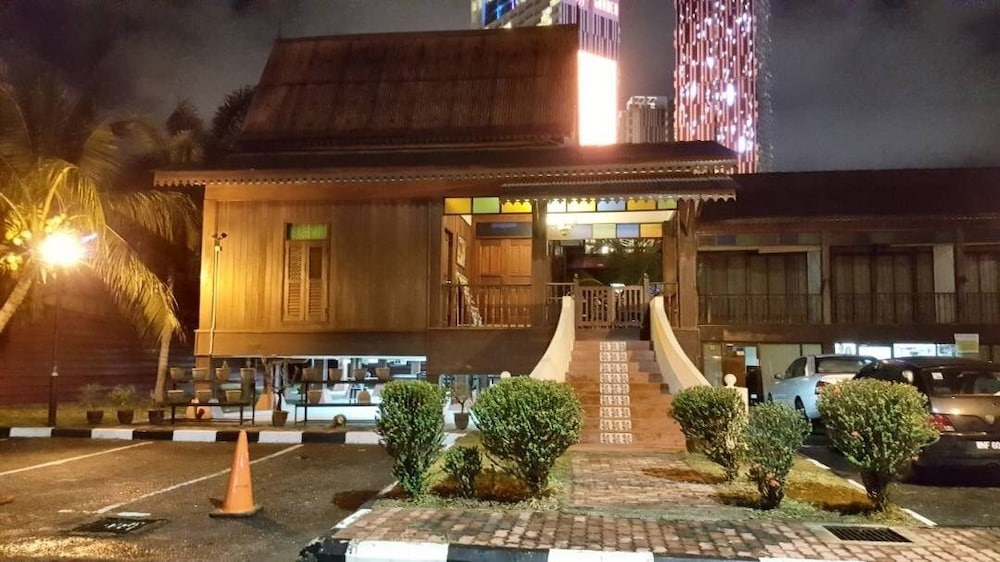 Traders Villa