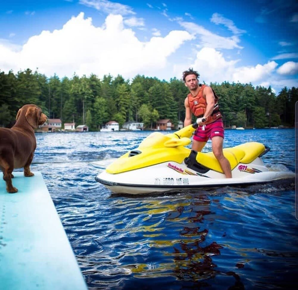 Island Waterfront w Pontoon Boat Hottub Dogs Lv