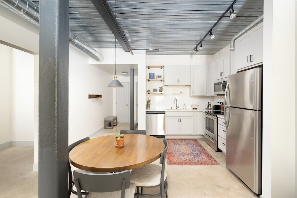 Brewery District Apartment Near Fiserv with Rooftop, Gym, and Parking