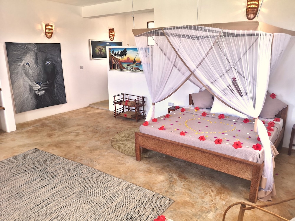 Moonshine Villa