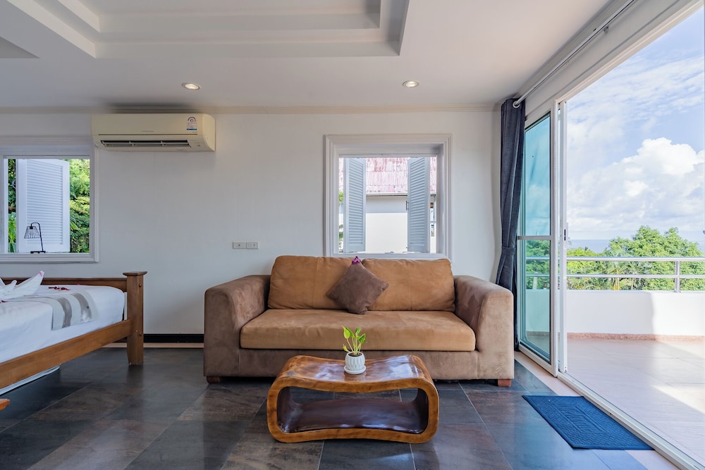 Luxurious 5-bedroom Pool Villa in Heart of Patong, Phuket