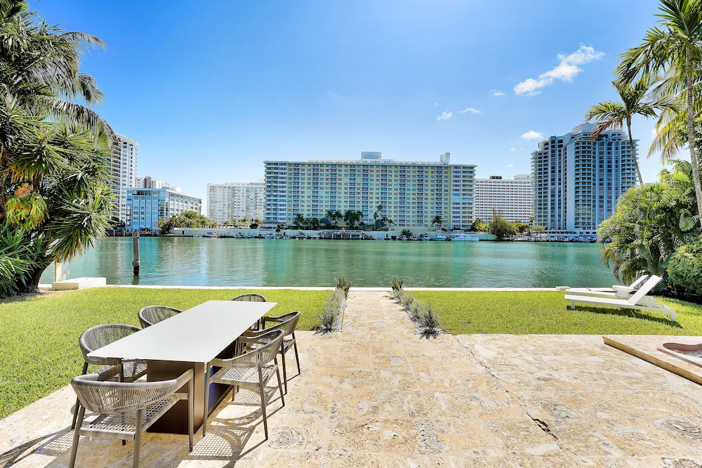 Villa Segreta Miami - Image 1