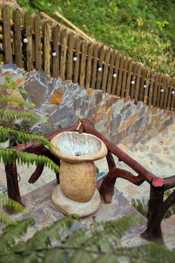 Sapana Mountain Retreat