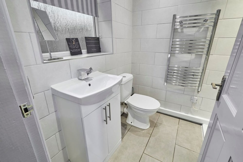 Host Stay Camwy Cottage