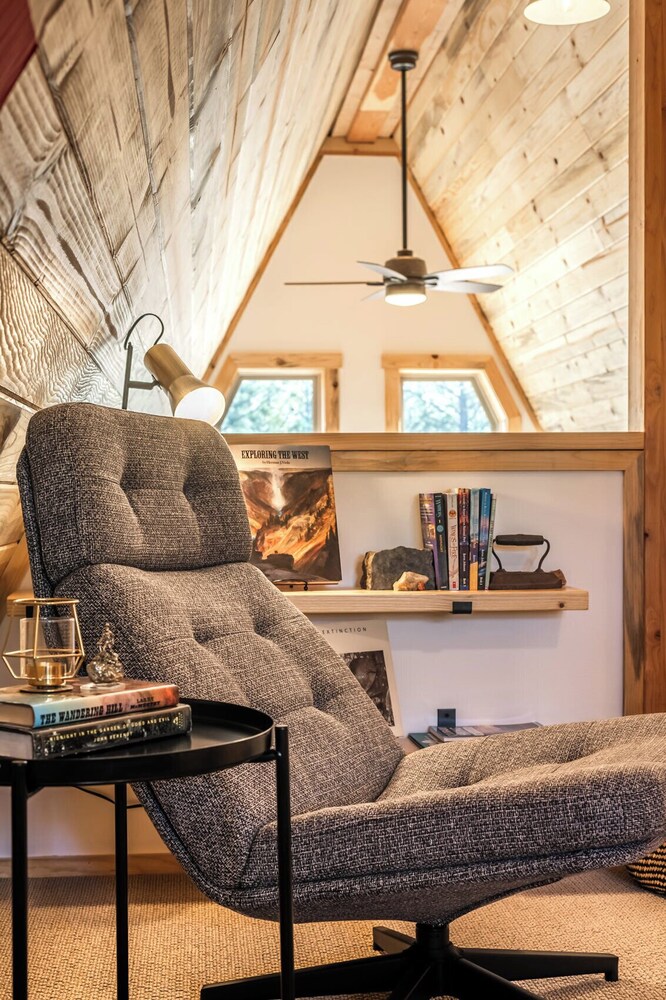 Acute Cabin view 3