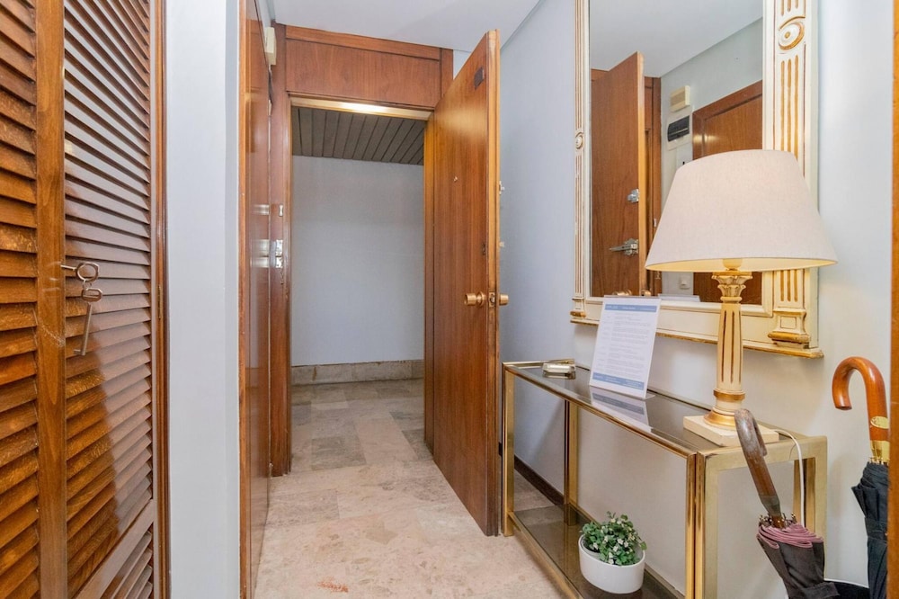Colon 819 in Madrid With 1 Bedrooms and 1 Bathrooms