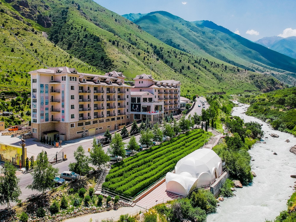 Jannat Resort