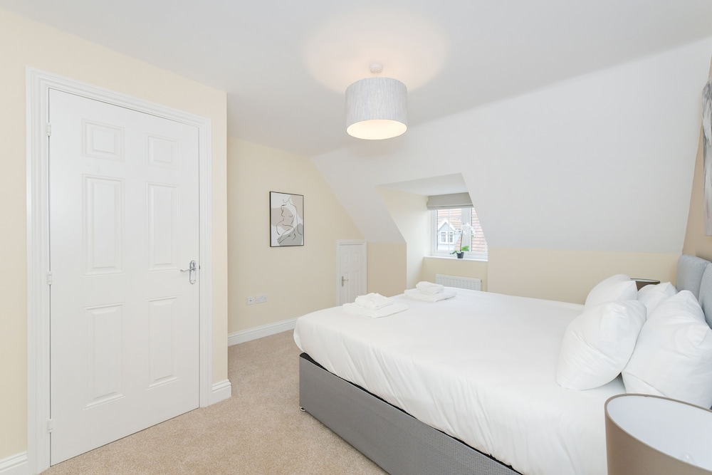 Frome Gardens view 5