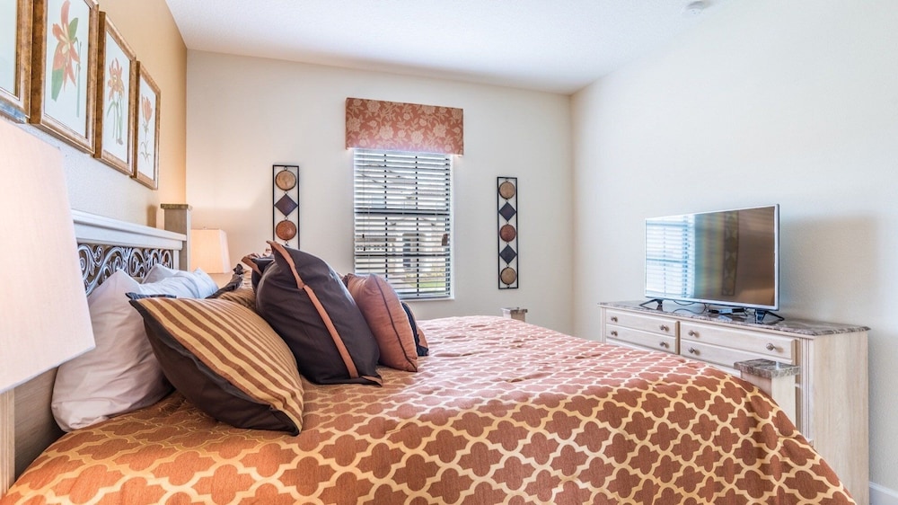 Championsgate Resort 8 Bedroom Private Pool Home with Game Room 8 Home