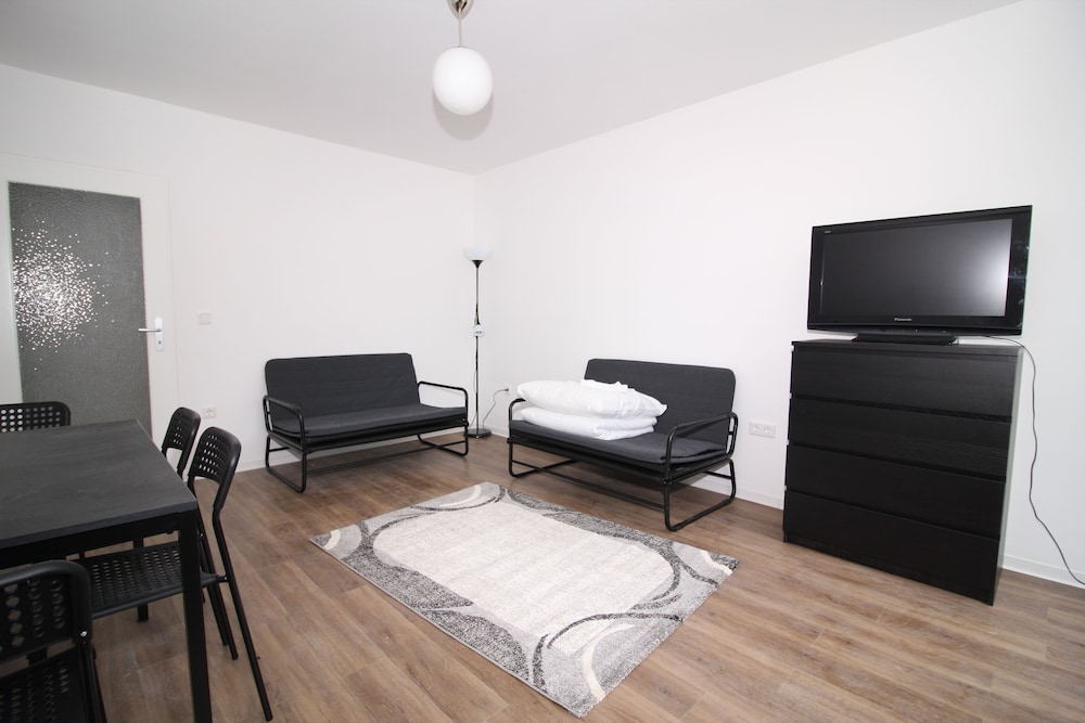 Frankfurt Vacations - Fair Apartments - Property Image 2