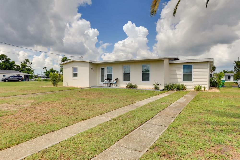 Pet-friendly Port Charlotte Home w/ Canal Access! view 3