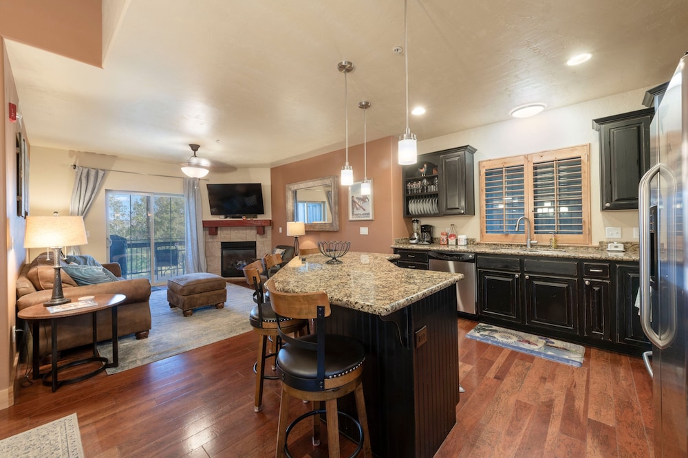 Stunning Mountain Views-Bear Hollow 4402-Spacious 3Bedrooms Near Canyons Village