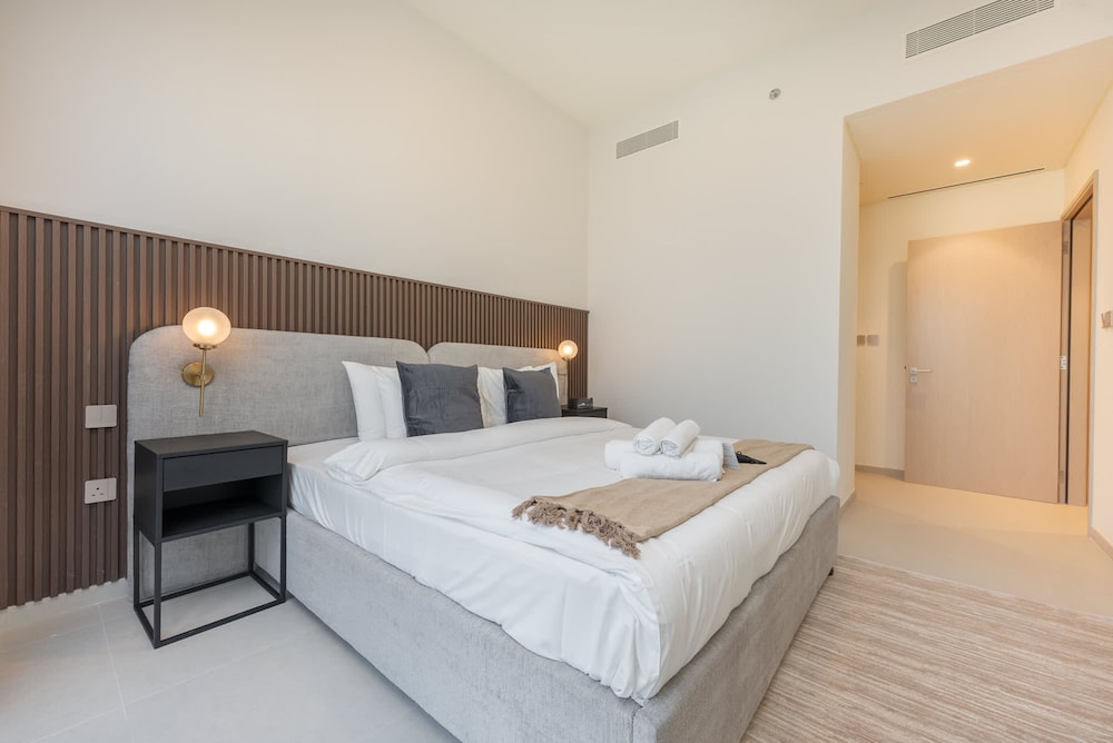 Cozy 2-bedroom Apartment Perfect for Family in Downtown With Burj Khalifa Views