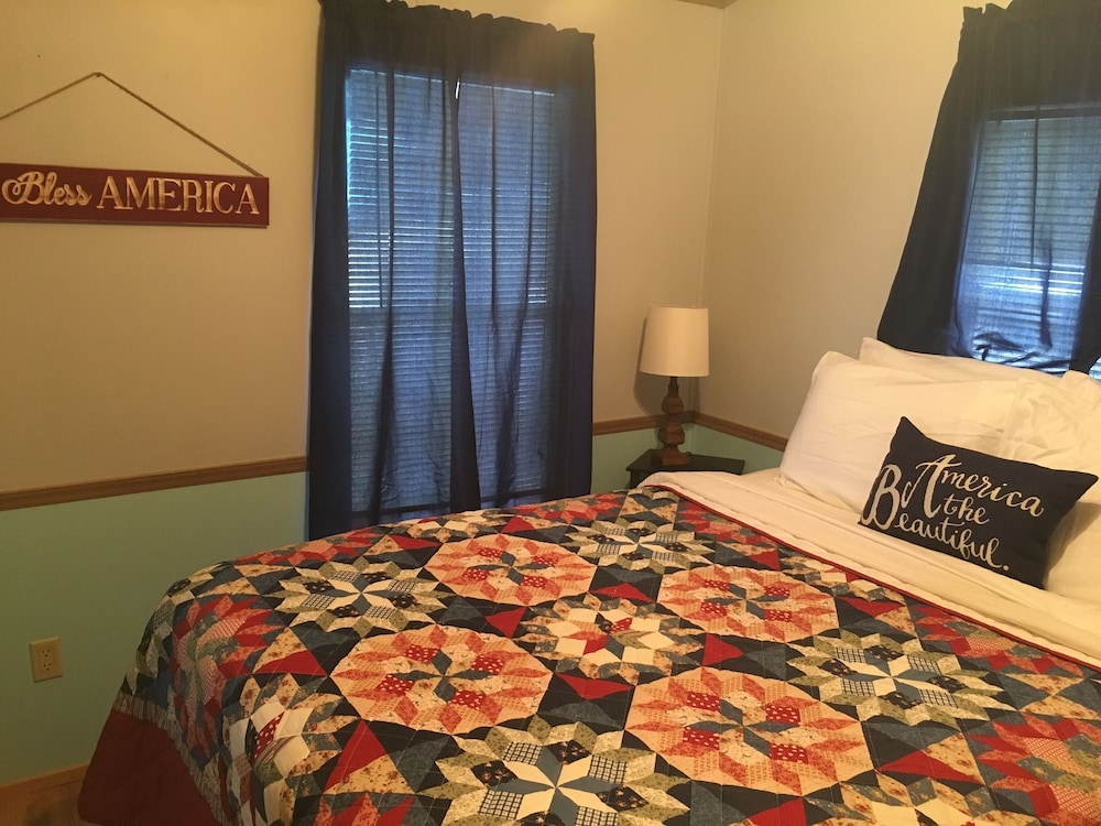 Smoky View Cottages & RV Resorts