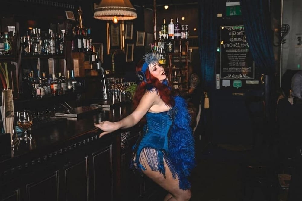 Gin Lounge Rooms