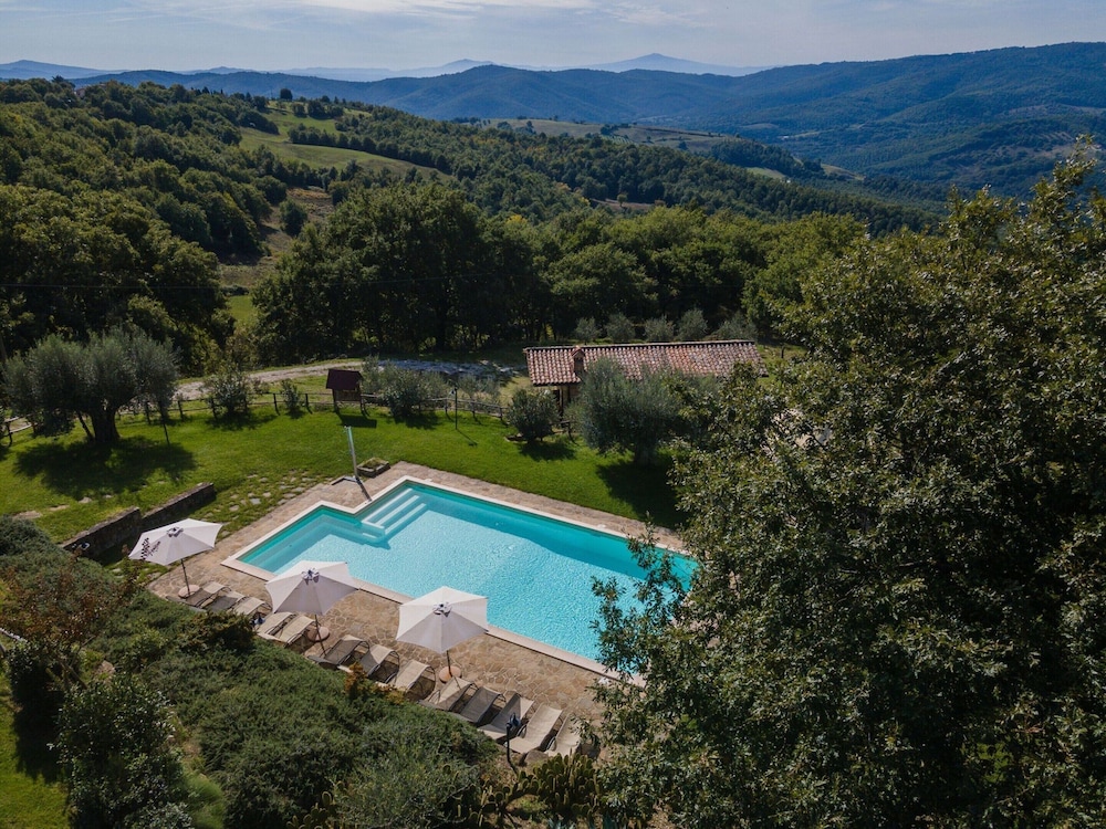 Villa in Umbria With Saltwater Pool
