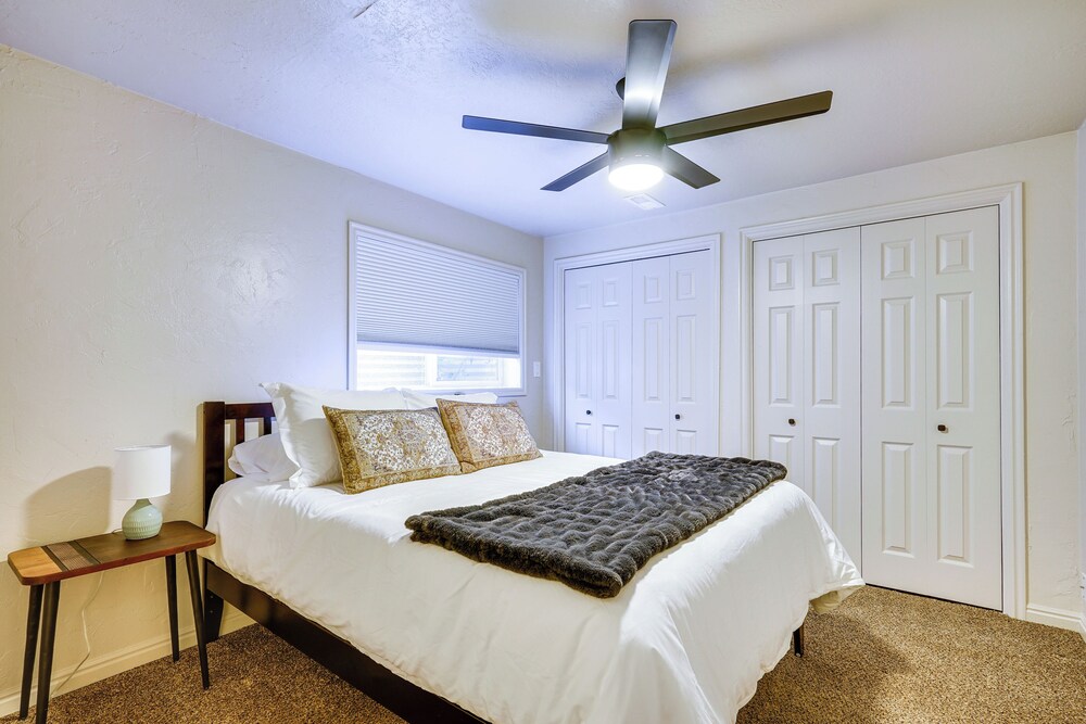 Mtn Views & Canyon Access: Cottonwood Heights Home