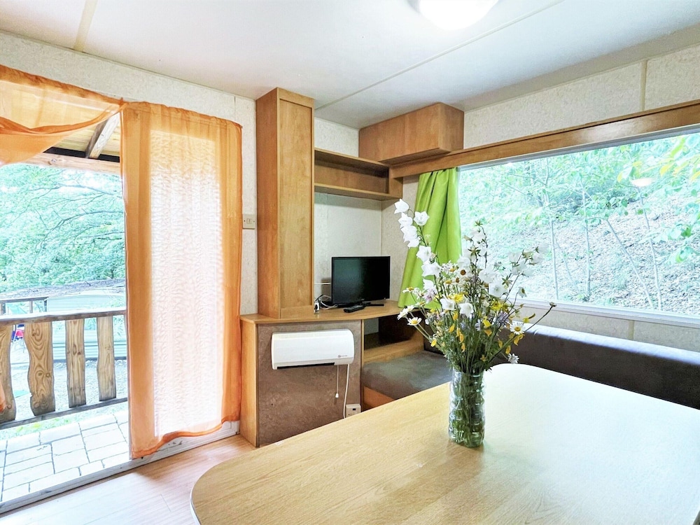 Pleasant Mobile Home in Toscana With Shared Pool view 4