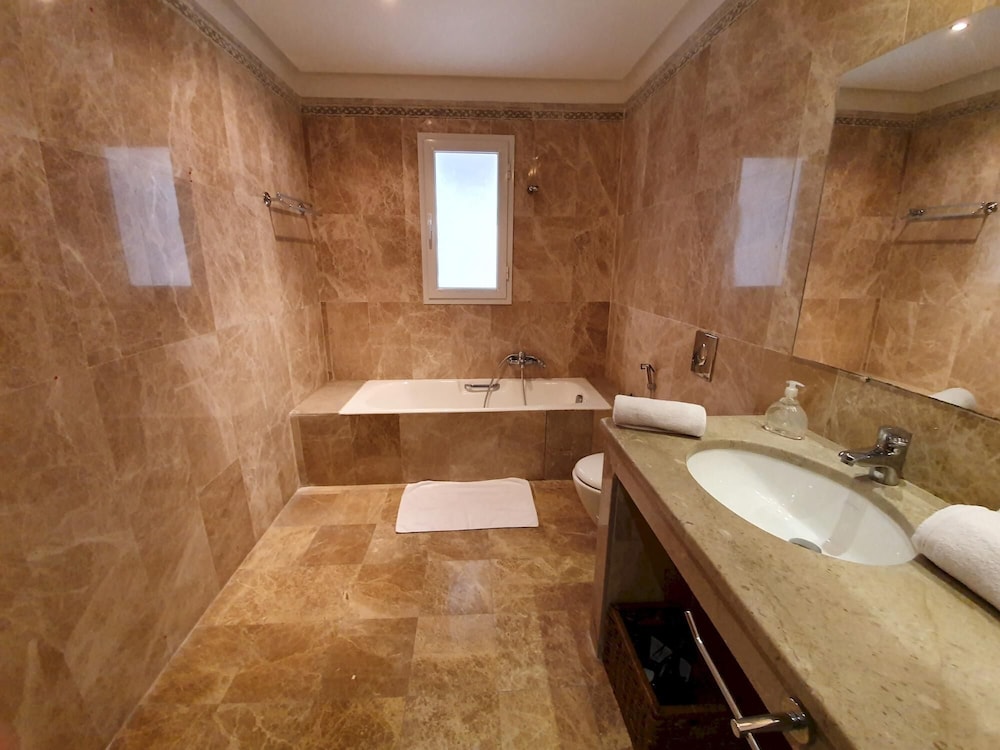 Majestic Malaga Apt de Luxe Entre Marsa Carthage view 2
