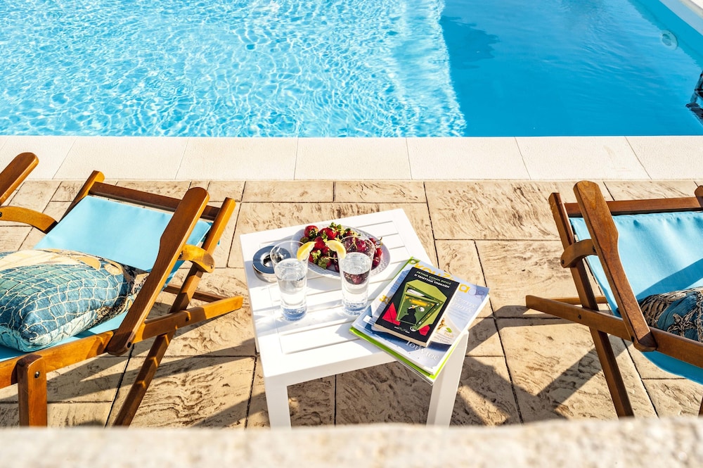 Villa Dionysus