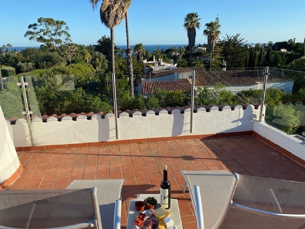 Casa Ninho Spacious 5 Bedroom Villa in an Enviab
