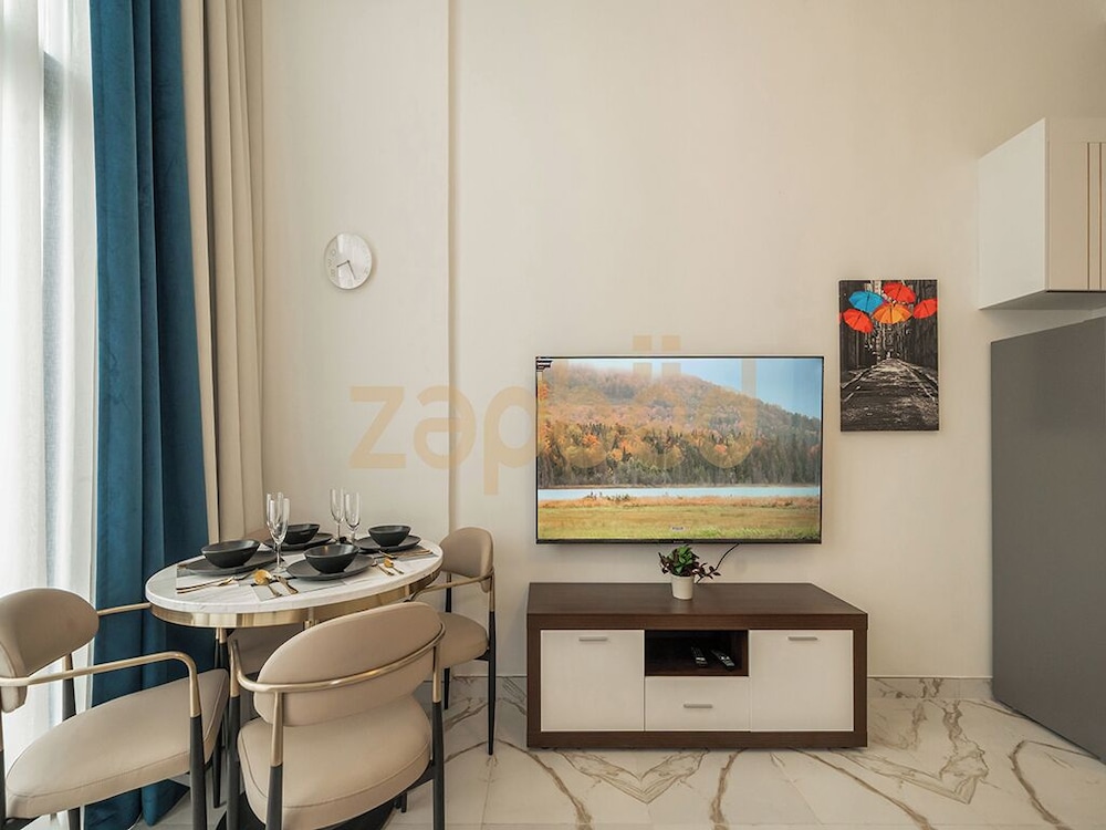 Zapbed-Modern Studio Petalz By Danube