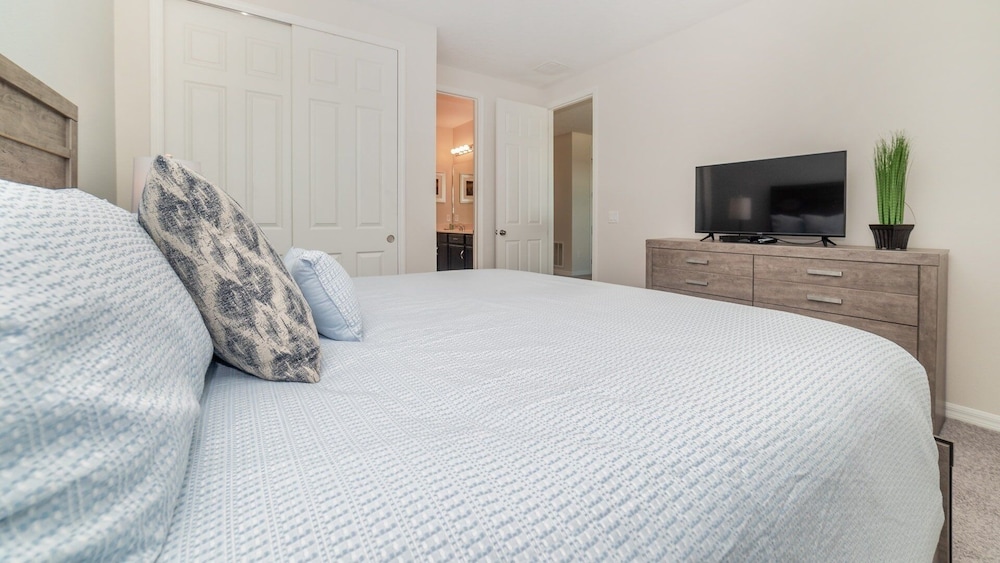 Solara Resort 5 Bedroom Home with Pool+Spa 5 Home
