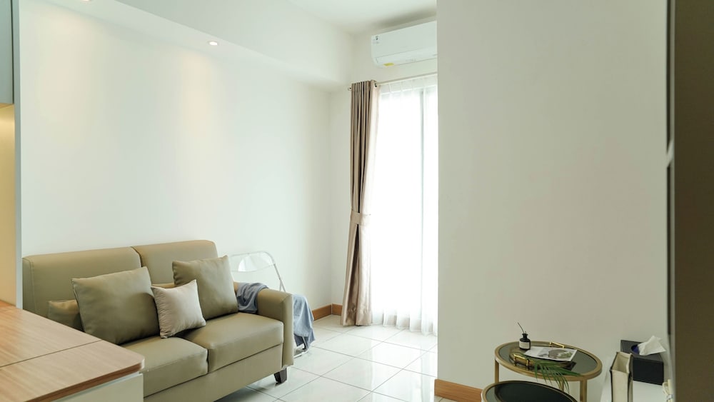 Modern Look And Comfy 2Br Apartment At M-Town Residence