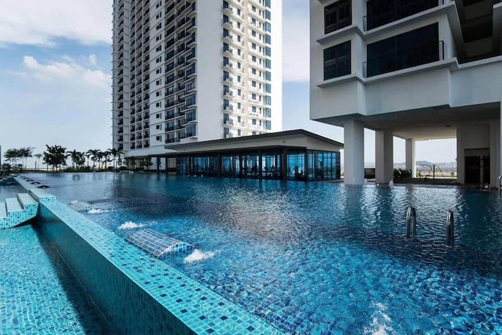 Lovely Studio Trefoil Near Setia City Mall & Sccc