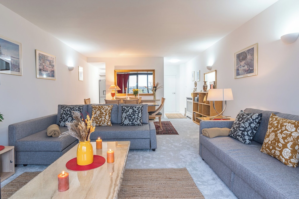 Duplex 2BR 2BA Flat Near Gloucester Rd Station