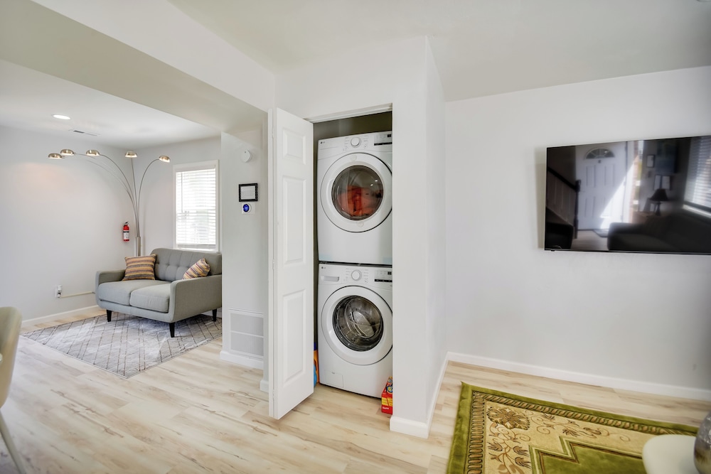 Easy Beach Access: Duplex 1/2 Mi to Chesapeake Bay