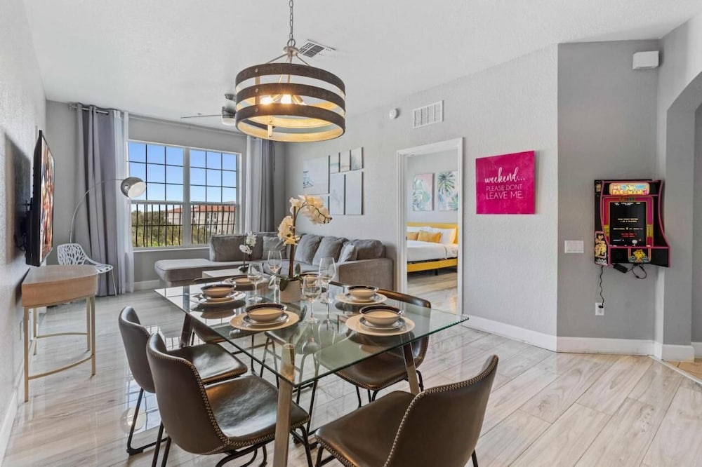 Vista Cay Swanky