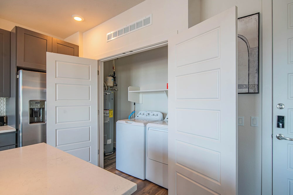ROVE LIVING/KB - Scottsdale Grand