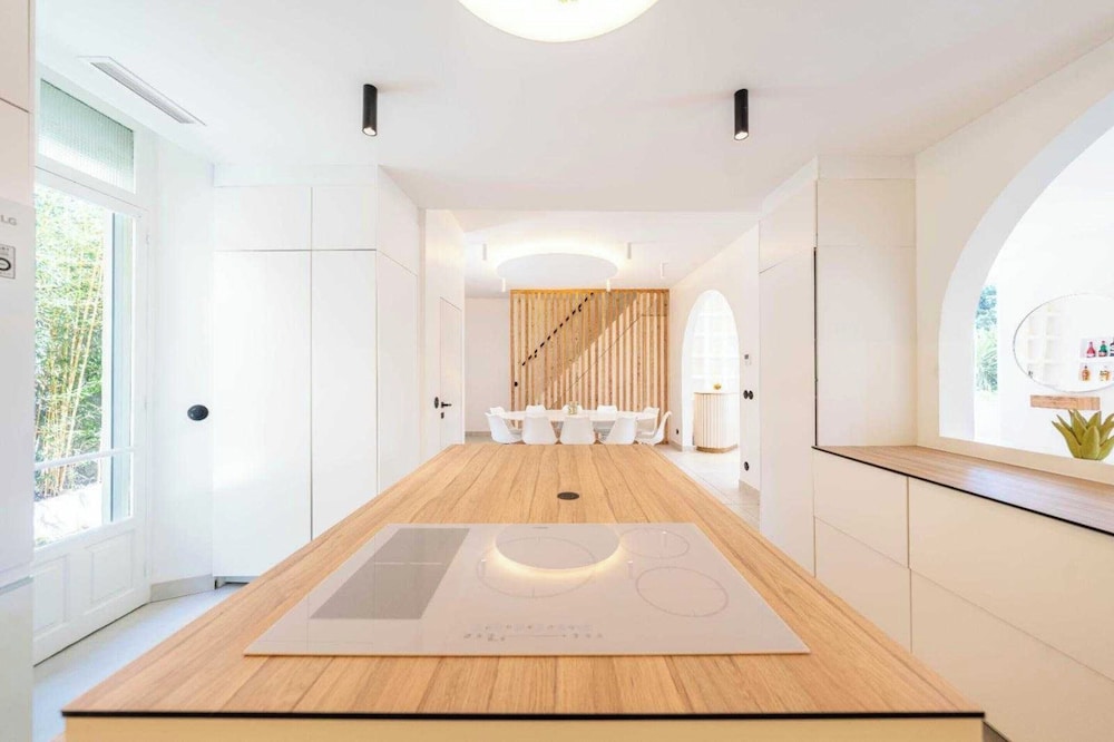 Superb Villa With Swimming Pool & Wellness Area