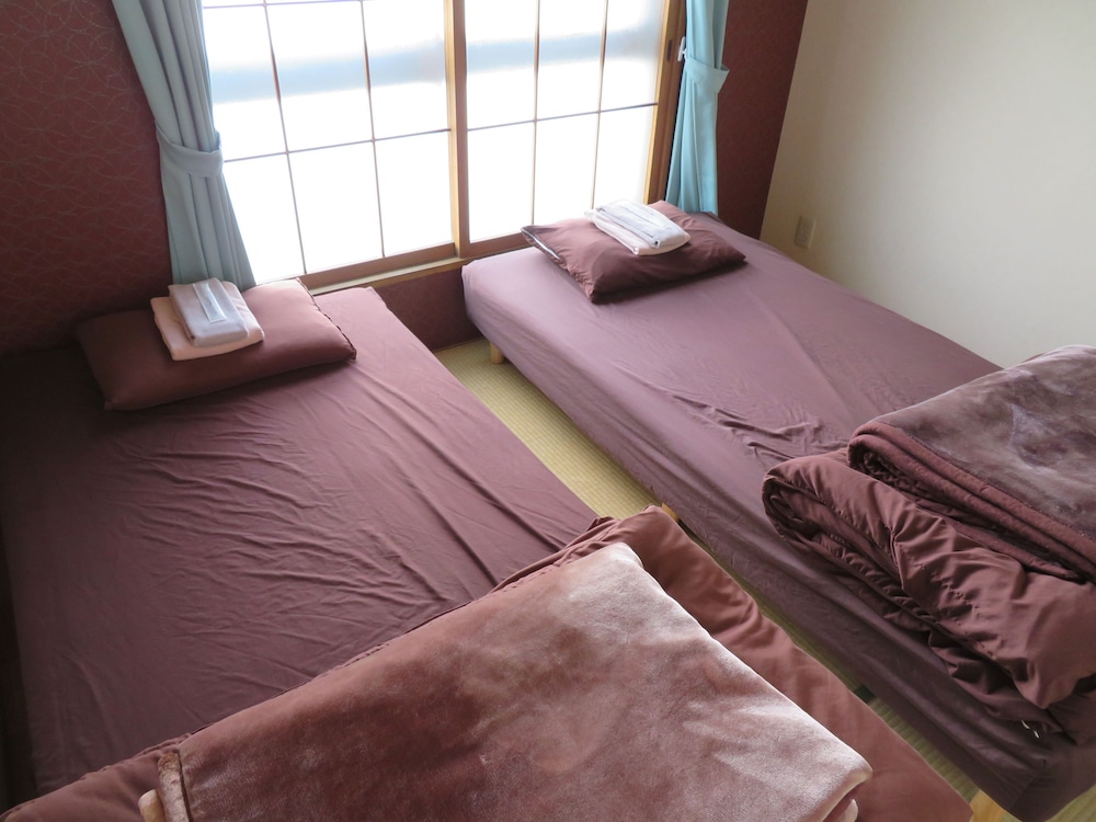 Heights Showa 208 view 3