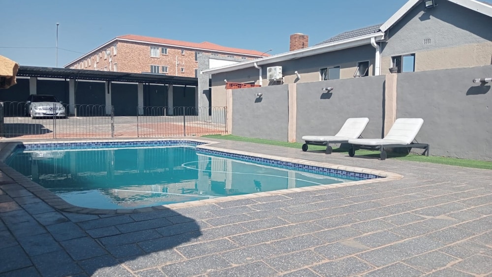 Olu Guest Lodge