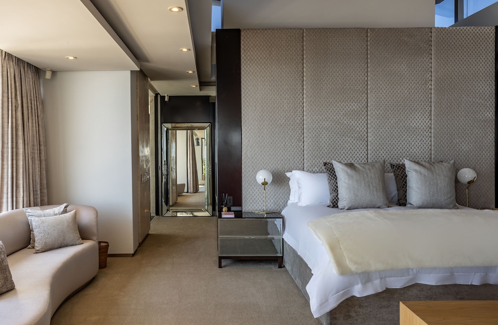Moondance Villa & Suites view 5