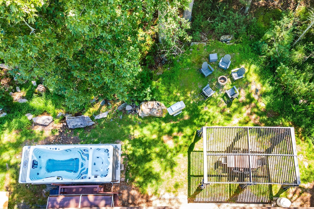 2 Lake Cabins Pool Hottub Game Room 23acs
